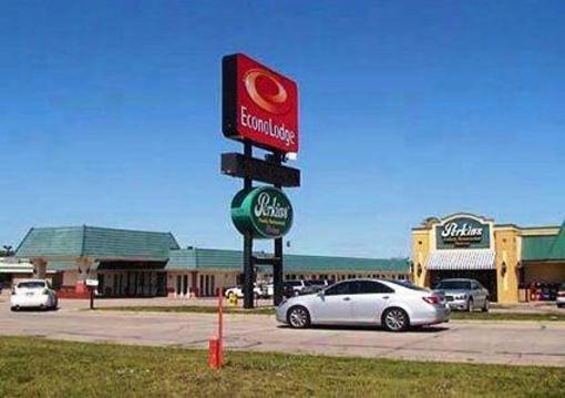 фото отеля Econo Lodge McPherson
