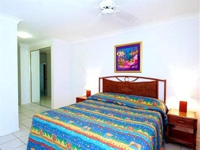 фото отеля Beachfront Apartments on Trinity Beach