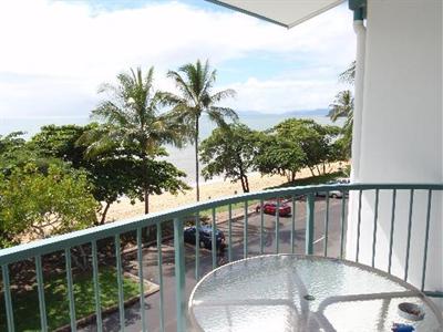 фото отеля Beachfront Apartments on Trinity Beach