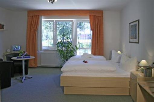 фото отеля Strandhotel Plau am See