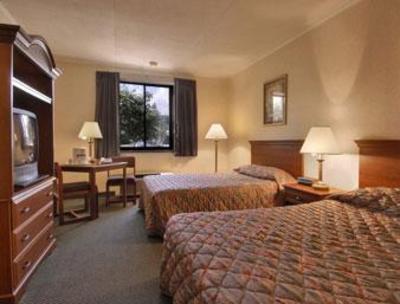 фото отеля Howard Johnson Hotel - Norwich