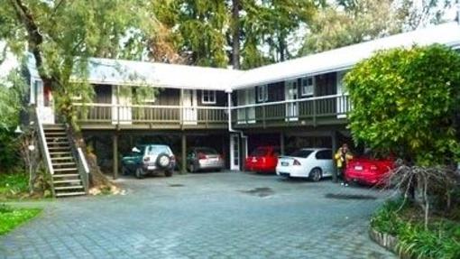 фото отеля Sportmans Lodge