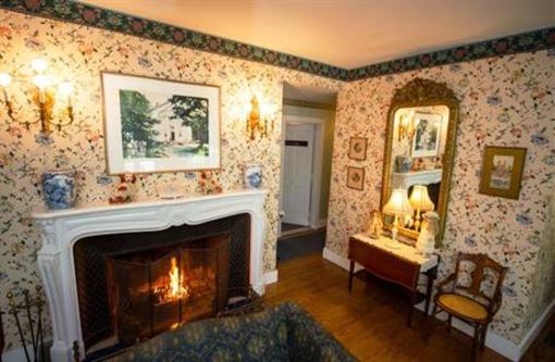 фото отеля Anne's White Columns Inn