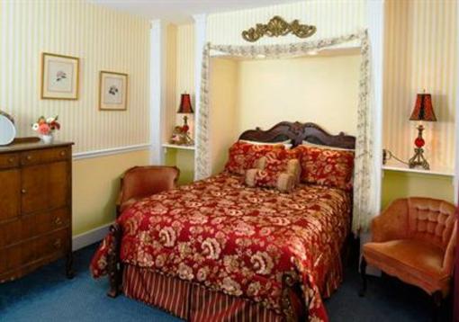 фото отеля Anne's White Columns Inn