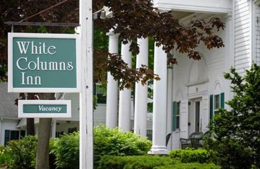 фото отеля Anne's White Columns Inn