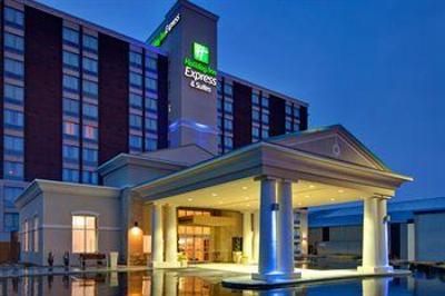 фото отеля Holiday Inn Express Hotel & Suites Chatham South