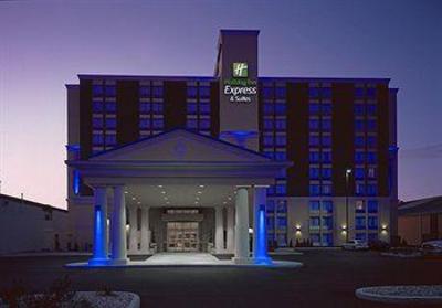 фото отеля Holiday Inn Express Hotel & Suites Chatham South