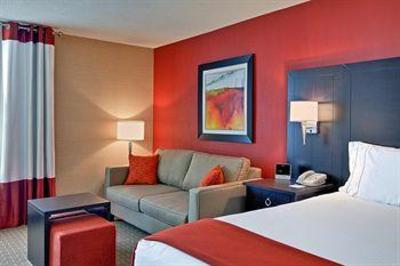 фото отеля Holiday Inn Express Hotel & Suites Chatham South