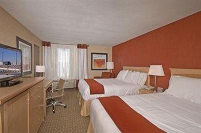 фото отеля Holiday Inn Express Hotel & Suites Chatham South