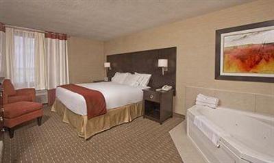 фото отеля Holiday Inn Express Hotel & Suites Chatham South