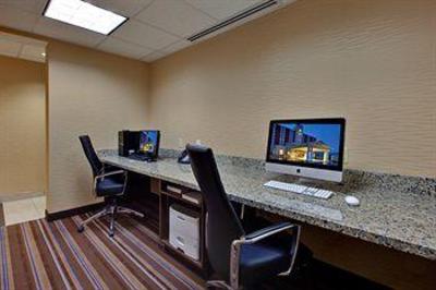 фото отеля Holiday Inn Express Hotel & Suites Chatham South