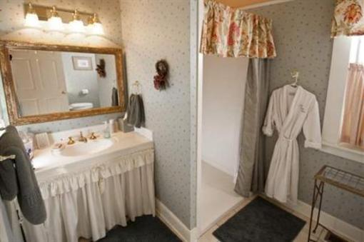 фото отеля The Cotton Palace Bed and Breakfast
