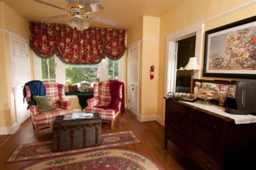 фото отеля The Cotton Palace Bed and Breakfast