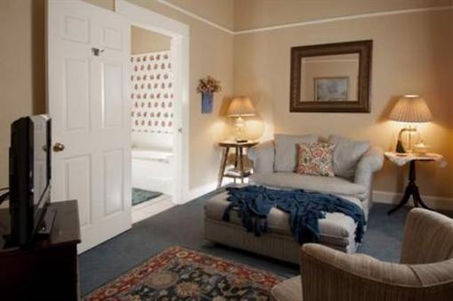 фото отеля The Cotton Palace Bed and Breakfast