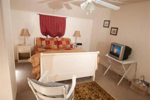 фото отеля The Cotton Palace Bed and Breakfast