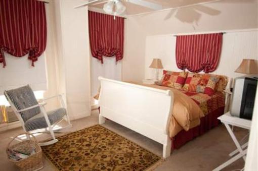 фото отеля The Cotton Palace Bed and Breakfast