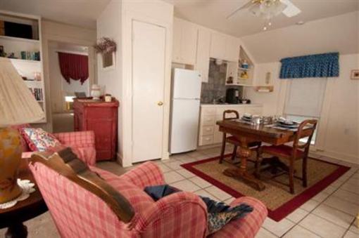 фото отеля The Cotton Palace Bed and Breakfast