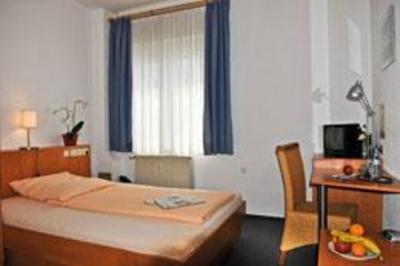фото отеля Gasthof Hotel Goldener Hirsch