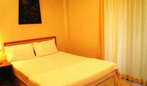 фото отеля Front Beach Hotel