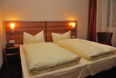фото отеля Tannhauser Rennsteigblick Hotel Friedrichroda