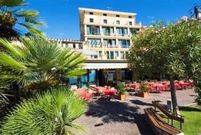 фото отеля Hotel Du Lac Gardone Riviera