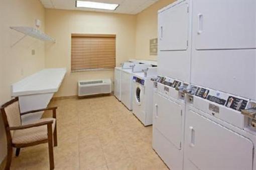 фото отеля Candlewood Suites Baytown