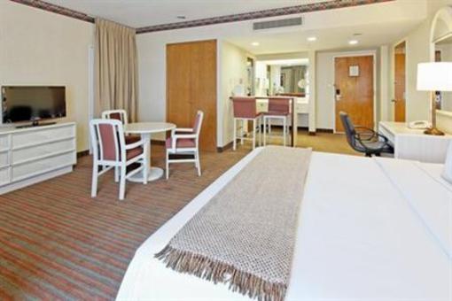 фото отеля Holiday Inn Express Tecnologico Monterrey