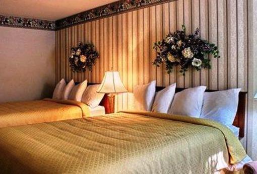 фото отеля Quality Inn Auburn Indiana