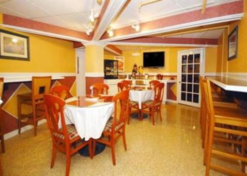 фото отеля Econo Lodge Montpelier