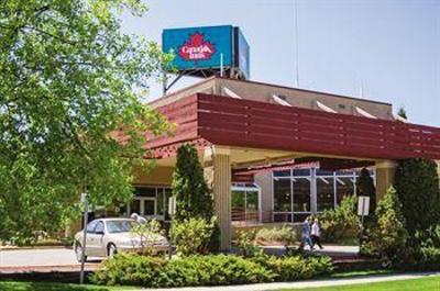 фото отеля Canad Inns Destination Centre Windsor Park