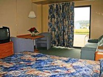 фото отеля Auberge Madeli Inn