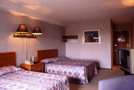 фото отеля Auberge Madeli Inn