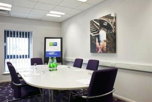 фото отеля Holiday Inn Express Preston South