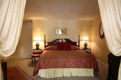 фото отеля Thornewood Inn
