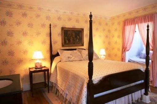 фото отеля Thornewood Inn