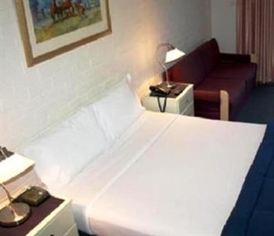 фото отеля Benson Court Motel