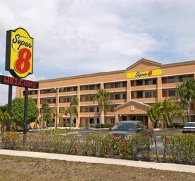 фото отеля Super 8 Fort Myers