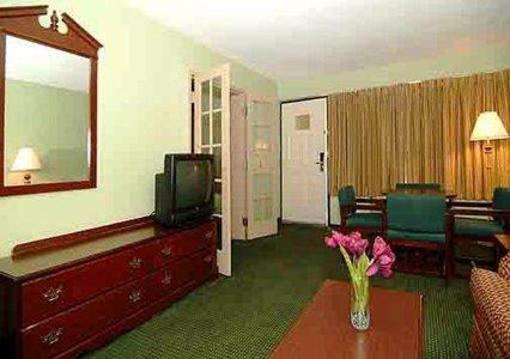фото отеля Quality Inn & Suites Hilton Head