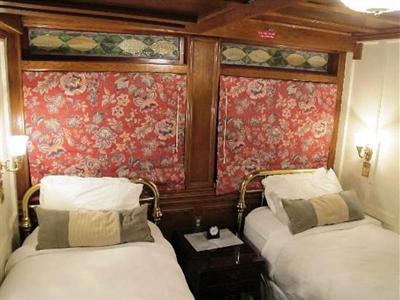 фото отеля Delta Queen Hotel