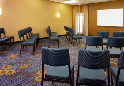 фото отеля Courtyard by Mariott Atlanta Airport North