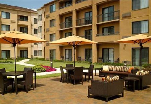 фото отеля Courtyard by Mariott Atlanta Airport North