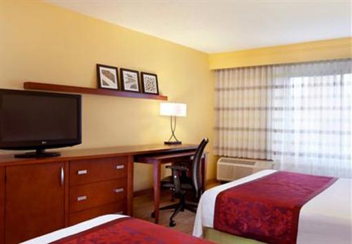 фото отеля Courtyard by Mariott Atlanta Airport North