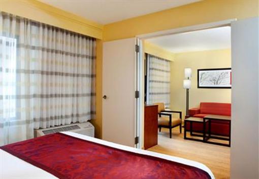 фото отеля Courtyard by Mariott Atlanta Airport North