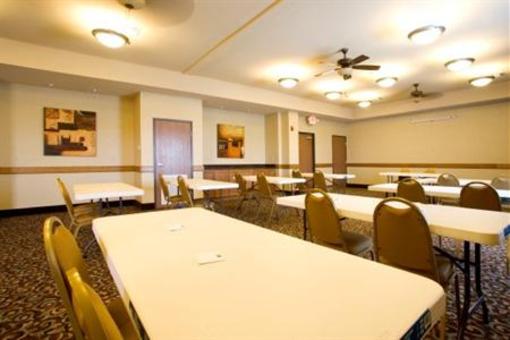 фото отеля Holiday Inn Express Hotel & Suites Kingsville