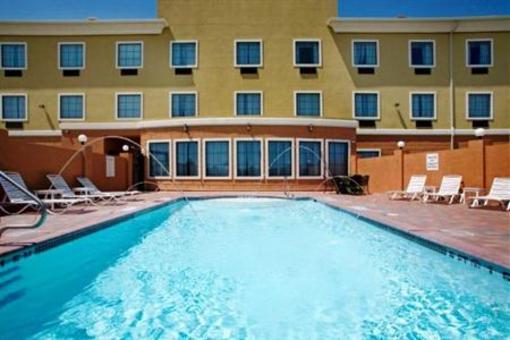 фото отеля Holiday Inn Express Hotel & Suites Kingsville