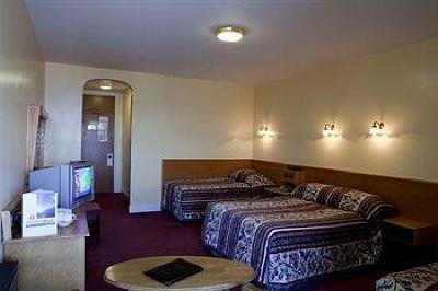 фото отеля Clonea Strand Hotel