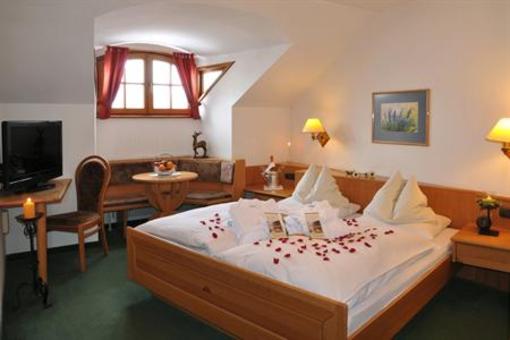 фото отеля Zum Goldenen Hirschen Hotel Freistadt