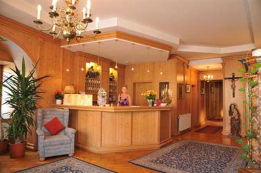 фото отеля Zum Goldenen Hirschen Hotel Freistadt
