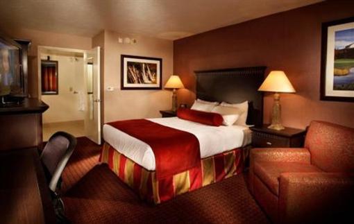 фото отеля BEST WESTERN Plus Hilltop Inn
