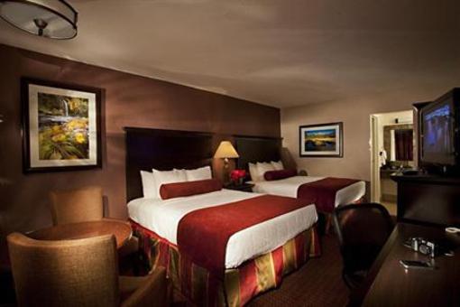 фото отеля BEST WESTERN Plus Hilltop Inn